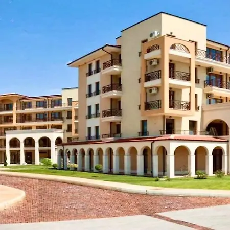 Sunny Ap In Golf Complex Lighthouse Apartment