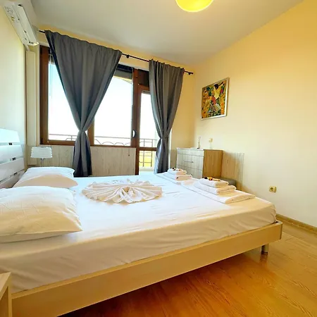 Sunny Ap In Golf Complex Lighthouse Lejlighed