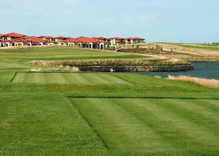 Sunny Ap In Golf Complex Lighthouse Διαμέρισμα *