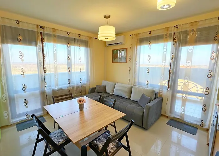 Sunny Ap In Golf Complex Lighthouse Διαμέρισμα